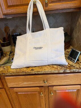 Oceania Cruises Terry Cloth Tote Bag with 2 Large Towels White New